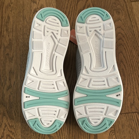 Easy Spirit Sneakers - Size 8.5M - brand new - Picture 4 of 4